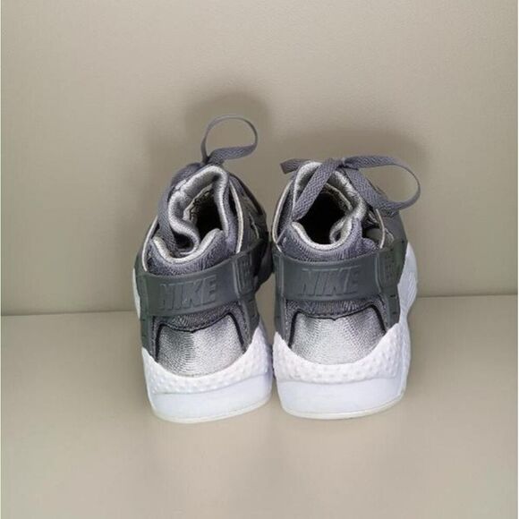 Nike Air Huarache Run Sneakers - Picture 4 of 7